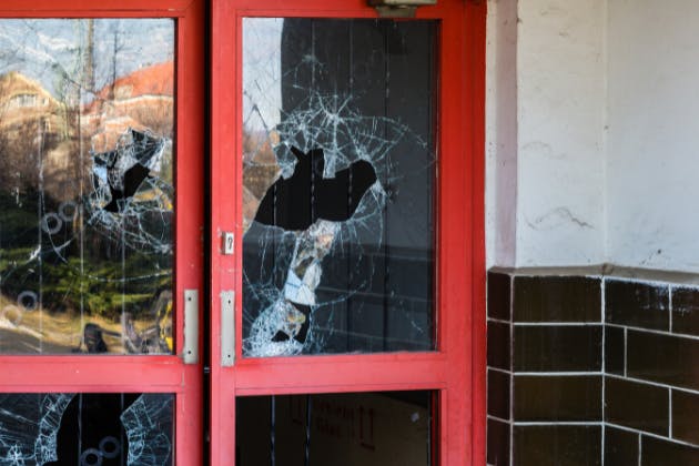 When to Call Emergency Glaziers After a Break-In