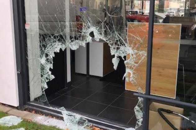 Need an Emergency Glazier in London? Here's What to Ask